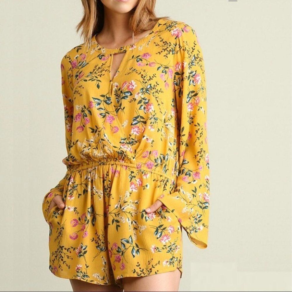 Umgee Yellow Keyhole Floral Romper Size Small